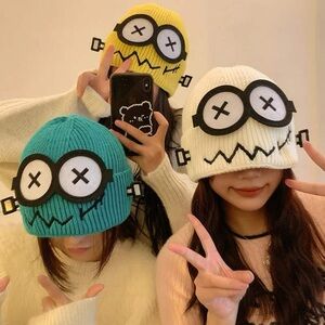 2 pieces Adorable Cartoon Knit Beanie – Big Eyes Smiley, Soft & Warm